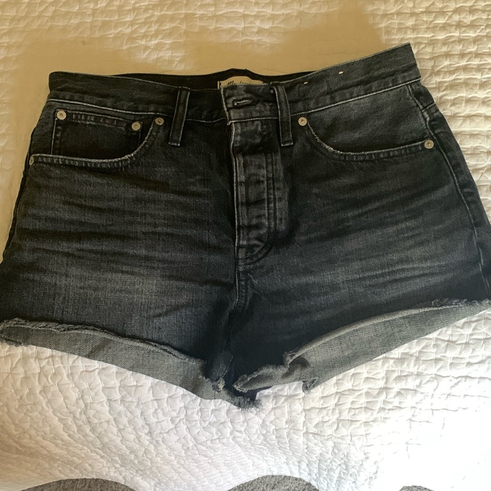 Madewell relaxed denim shorts button fly (black)